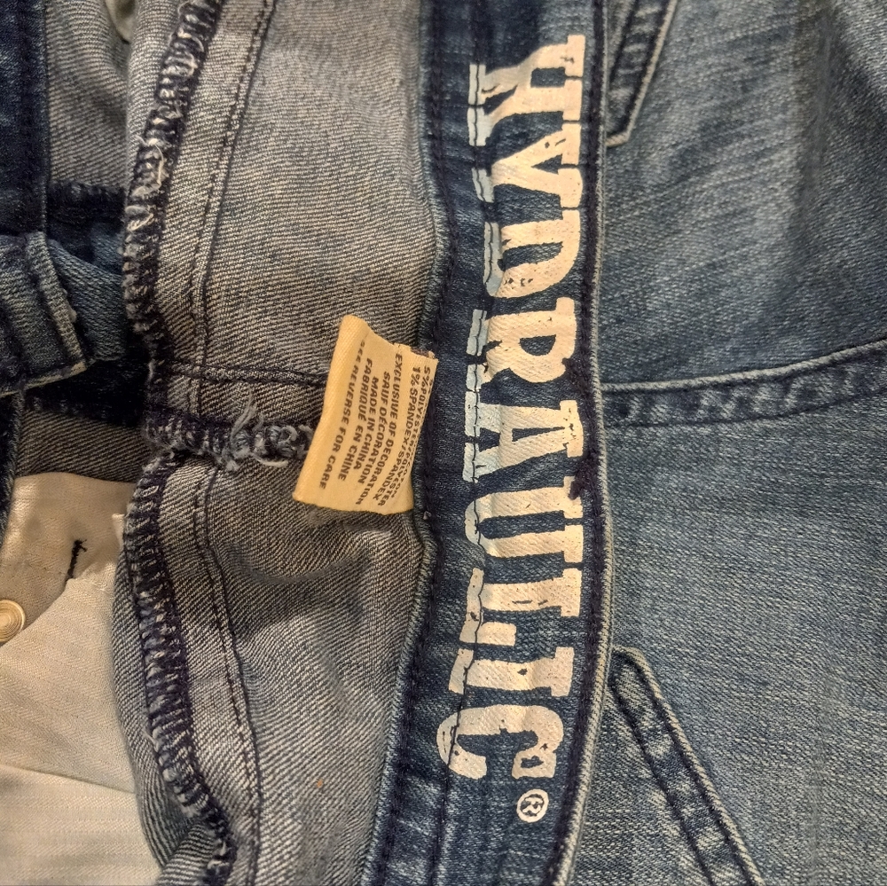 Embroidered Distressed Jeans - Picture 8 of 9